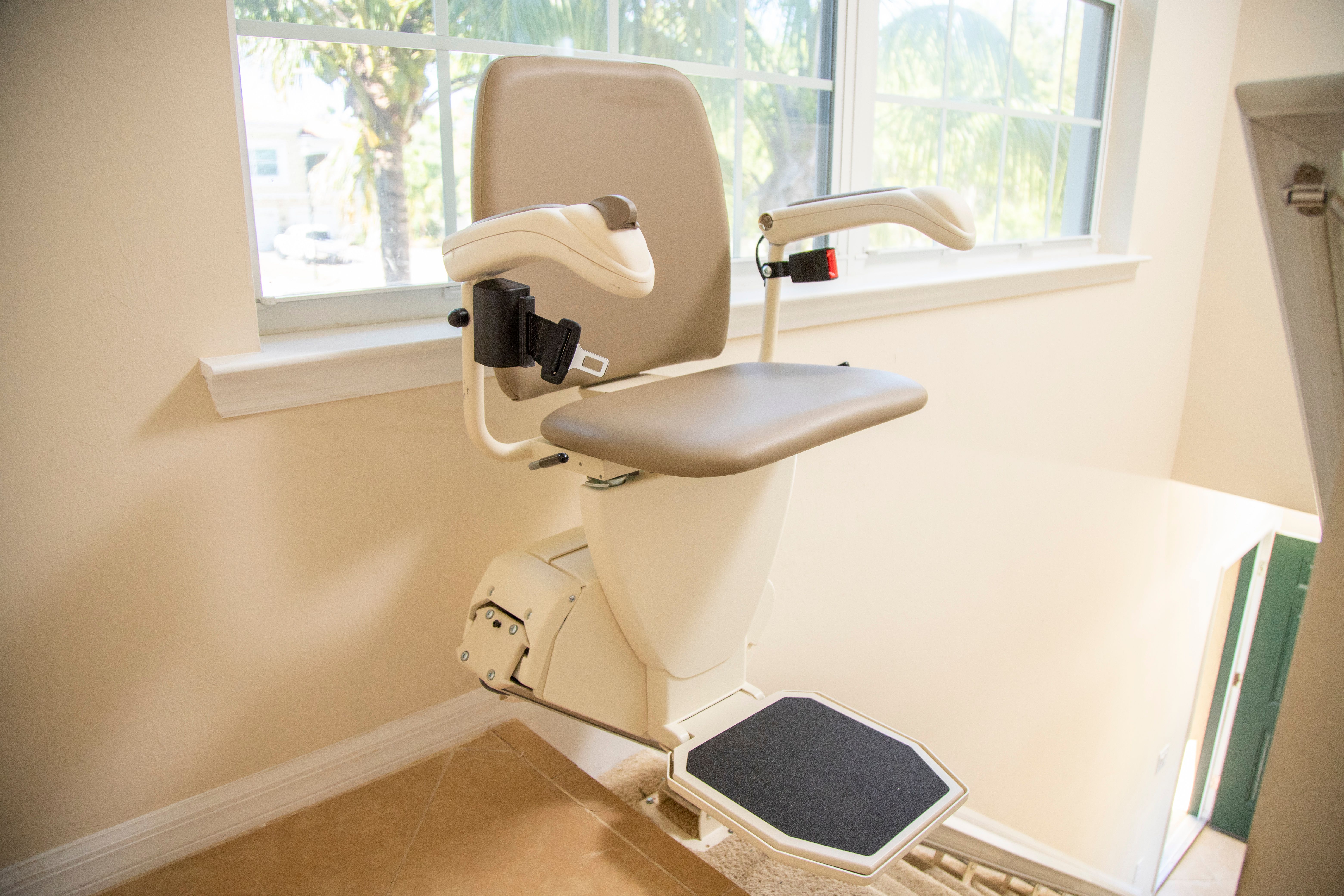 Pinnacle SL600 Straight Stairlift