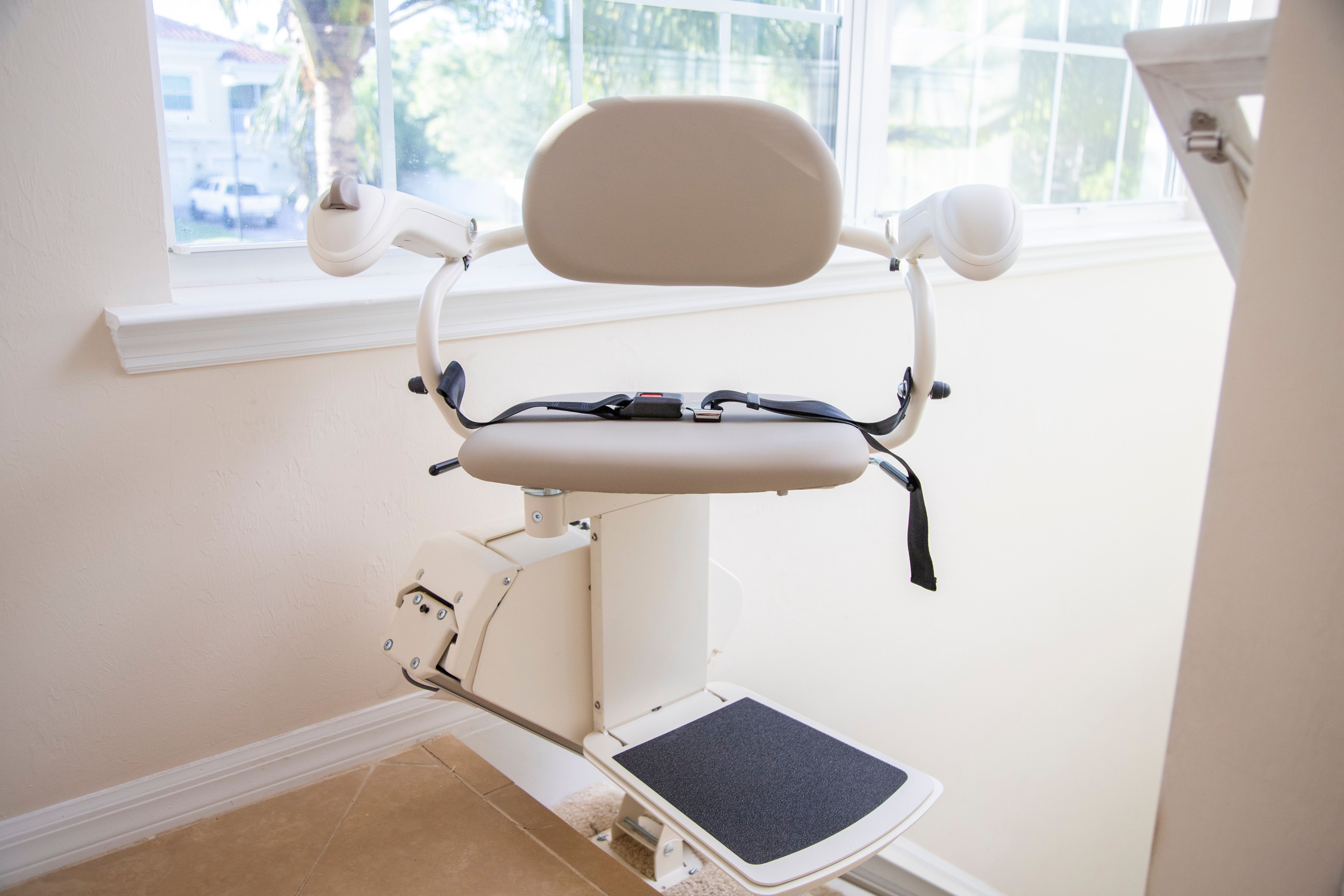 Pinnacle SL300 Straight Stairlift