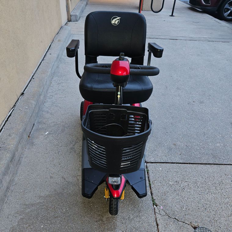 Golden 3 Wheel Extended Range Scooter