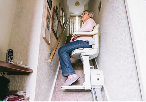 Discover the truth about stairlifts as we debunk common myths about their cost, installation, space requirements, and safety. Contact Mobility Plus for more information about how this innovative equipment can enhance mobility and independence in your home.