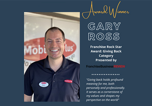 Gary Ross receives the 2023 Franchisee Rock Star Award