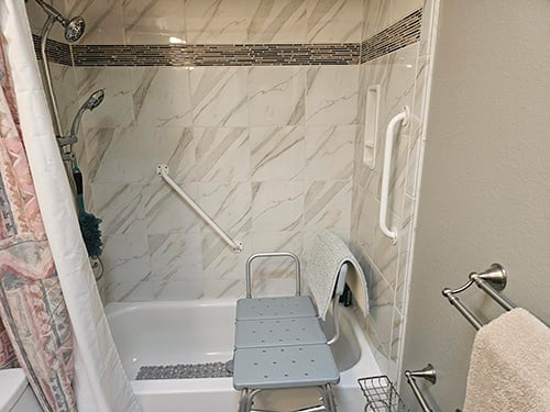 Bathroom with grab bars | Mobility Equipment Supplier