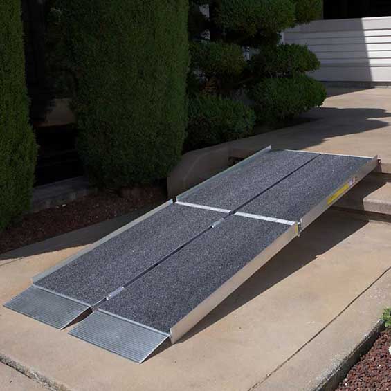 Mobility Plus SUITCASE TRIFOLD AS Ramp