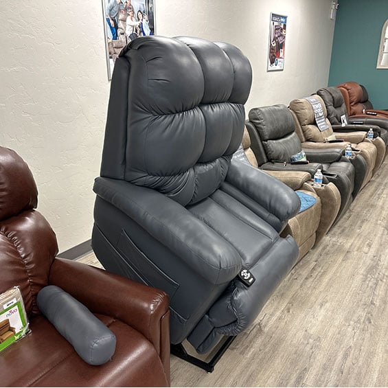 Mobility Plus New Pride Oasis Lift Chair