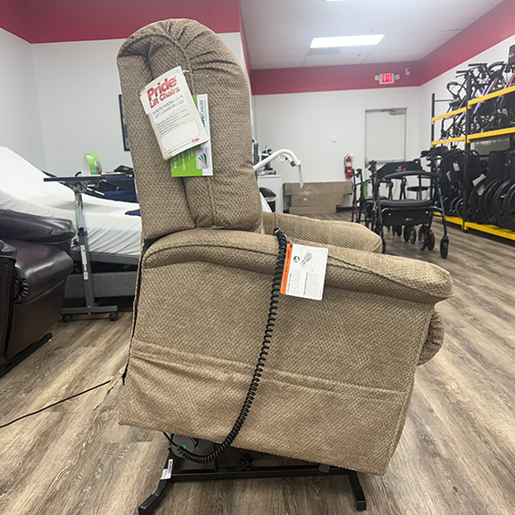 Mobility Plus New Heritage Medium Power Lift Chair