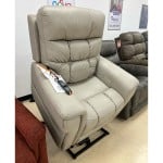 Mobility Plus New VivaLift Ultra PLR-4955S Lift Chair