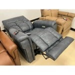 Mobility Plus New VivaLift Ultra PLR-4955 Lift Chair