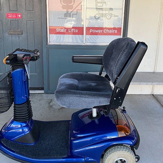 Mobility Plus Used Pride Celebrity 3-Wheel Mobility Scooter