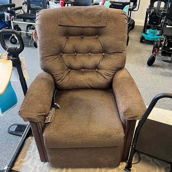 Used Heritage Lift Chair Medium | Used Mobility Equipment