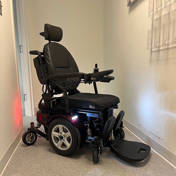 Mobility Plus Used Merits Velocity P325 Power Chair