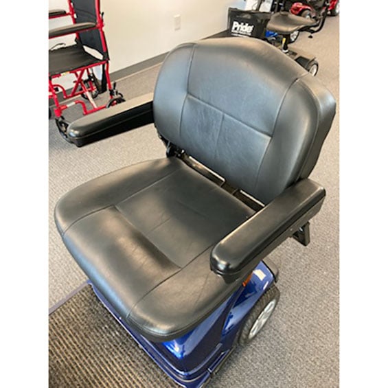 Mobility Plus Used Pride Maxima 4-Wheel Mobility Scooter
