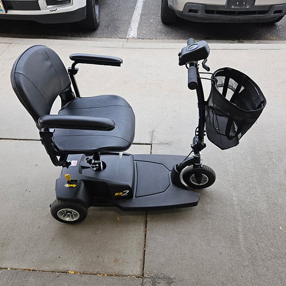 Mobility Plus Used Pride GoGo ES2 Lightweight 3-Wheel Mobility Scooter